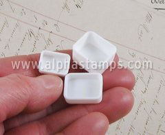Tiny Plastic Tubs - 15x11x5mm