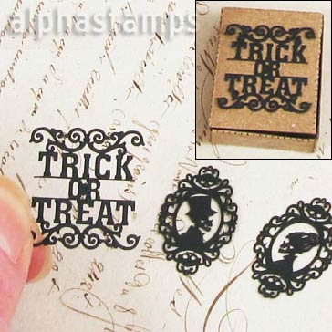 Black Trick or Treat Lace Doilies Set