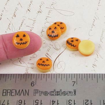 Jack-o-Lantern Frosted Cookies
