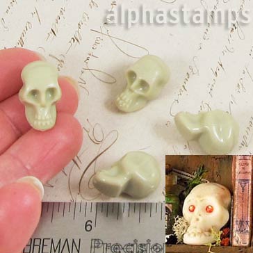 Long Resin Skull*