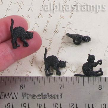 Tiny Scaredy Cat Buttons