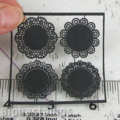 Tiny Doilies - Black - Set of 4